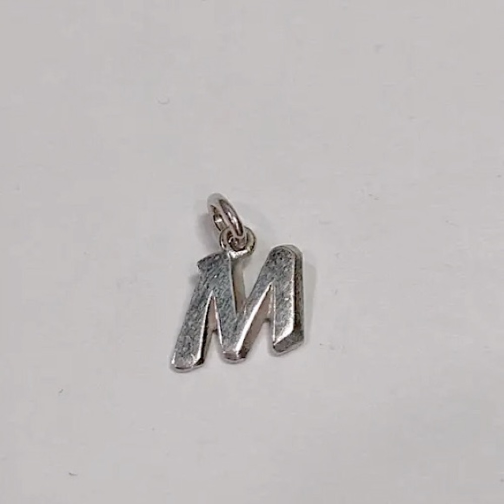 925 Silver ‘’M’’ Letter Pendant In Good Conditions - Picture 3 of 3